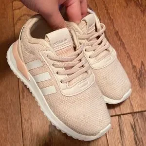 Adidas toddler girl hot sale shoes size 8